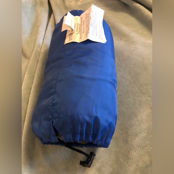 NWT camping pillow and carry bag - Picture 5 of 9